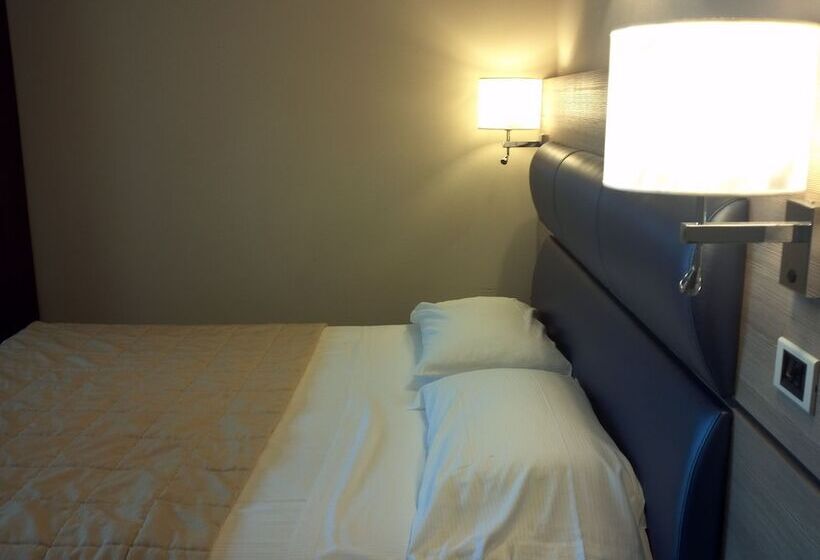 غرفة قياسية ثلاثية, Galvani