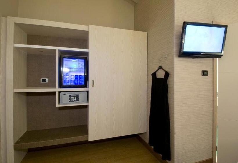 Superior room with lake view, Galvani