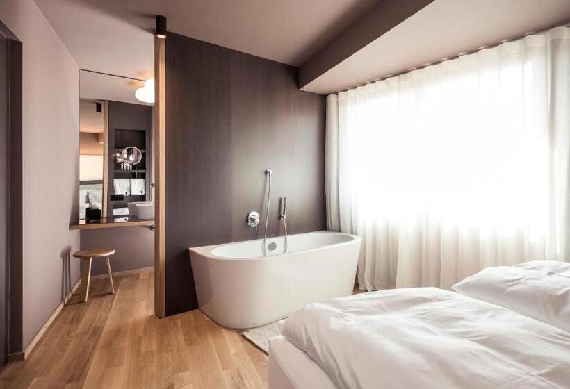 سوییت سوپریور, Lamm