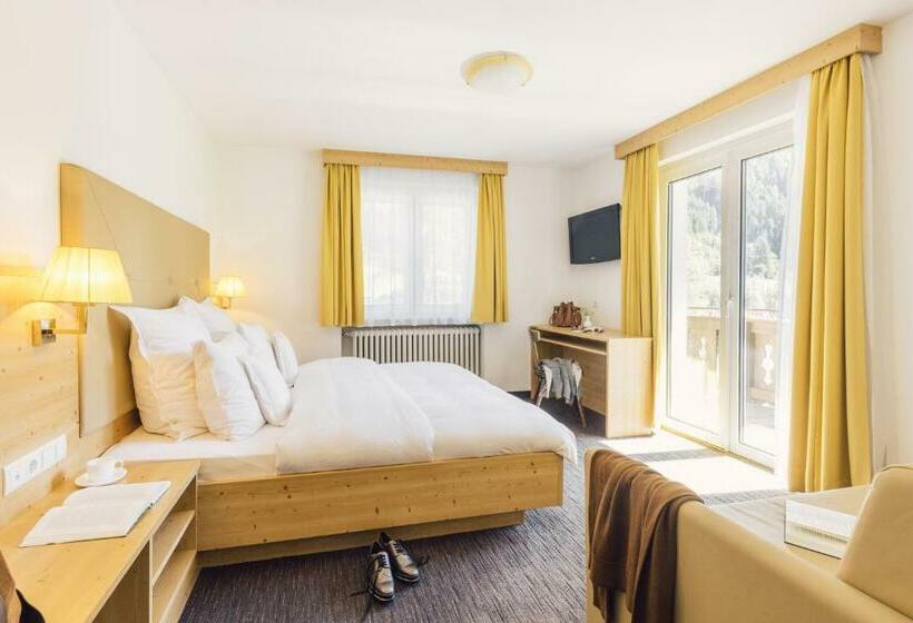 スタンダードルーム, Post