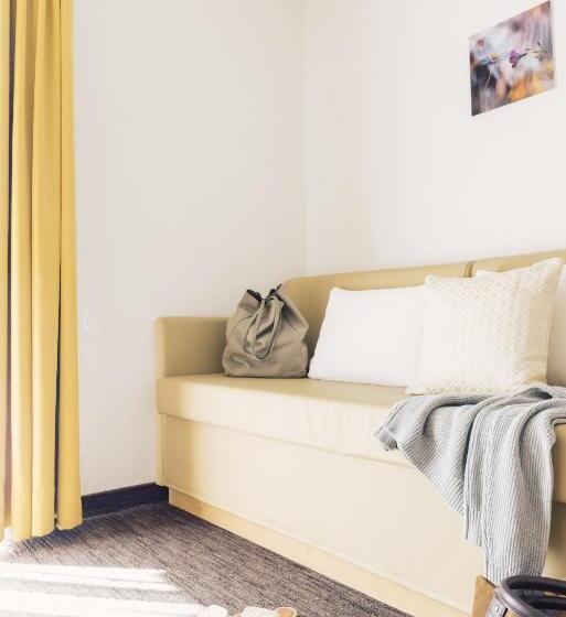 スタンダードシングルルーム, Post