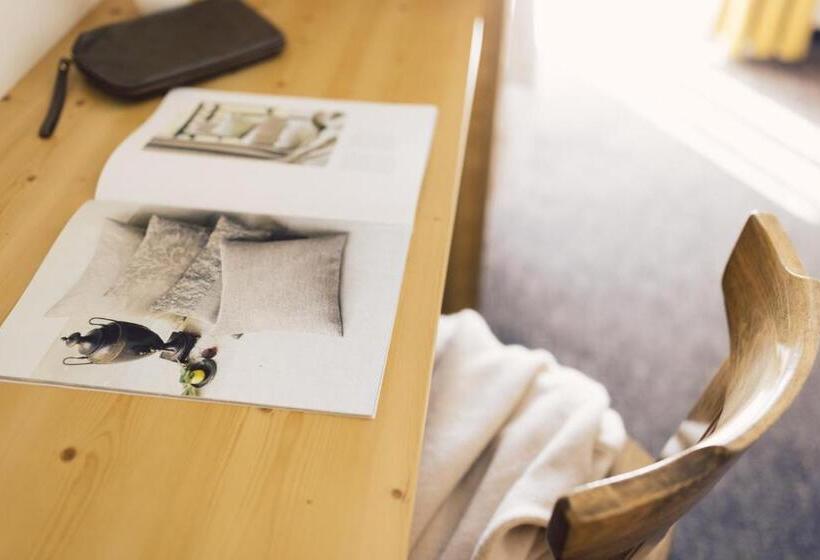 スタンダードシングルルーム, Post