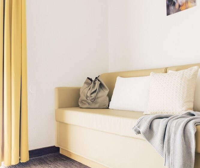 スタンダードシングルルーム, Post