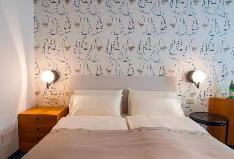 سوییت جونیور, Savoy