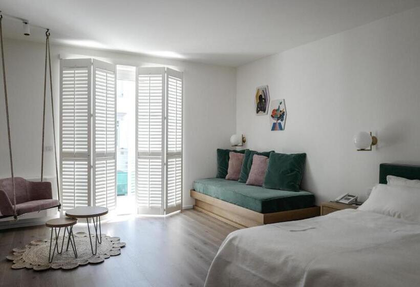 バルコニー付きスーペリアルーム, Savoy