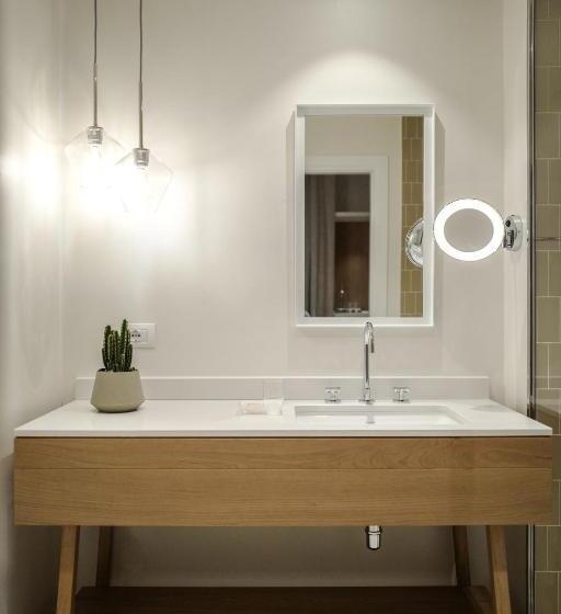 バルコニー付きスーペリアルーム, Savoy