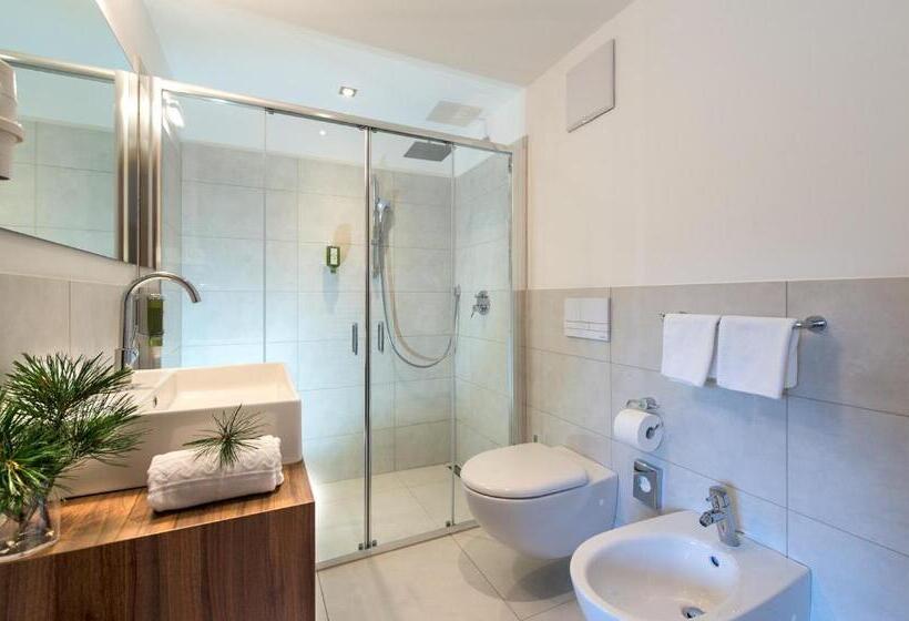 Люкс Кровать Кинг, Sellas