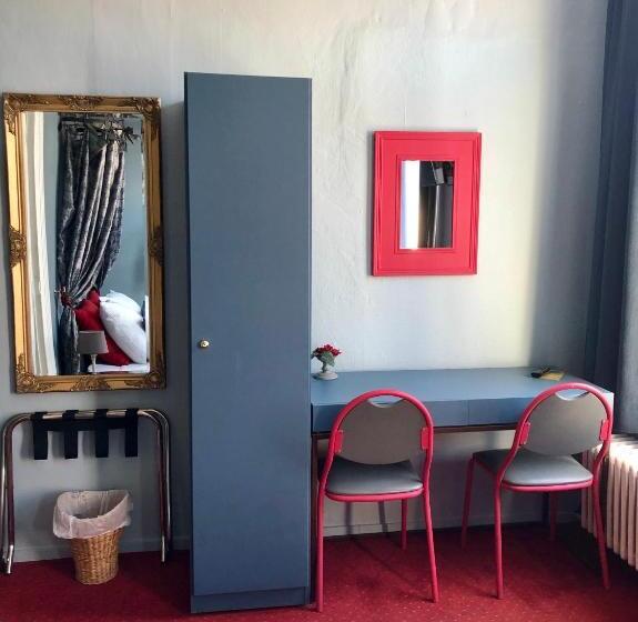 스탠다드 룸, Van Eyck