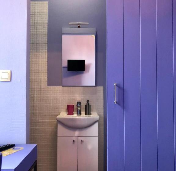 스탠다드 룸, Van Eyck