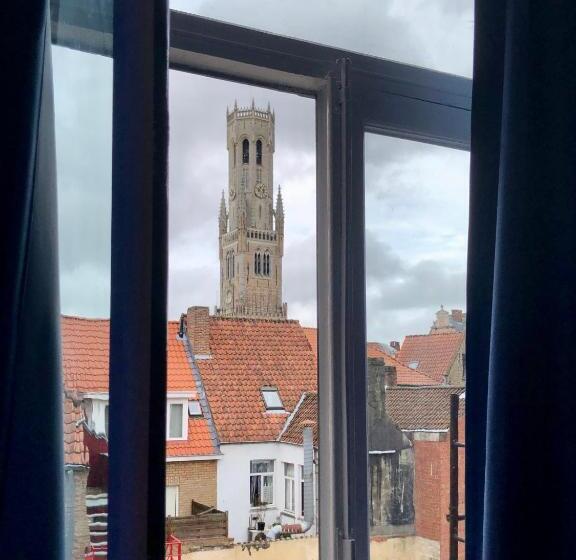 스탠다드 룸, Van Eyck