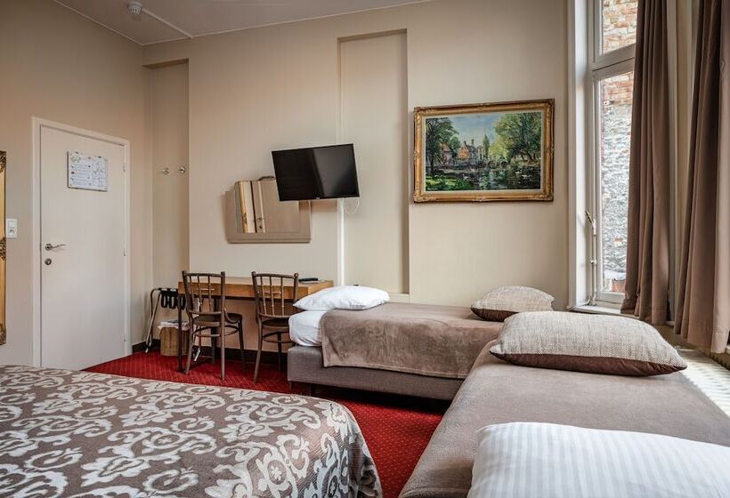 4인용 스탠다드 룸, Van Eyck