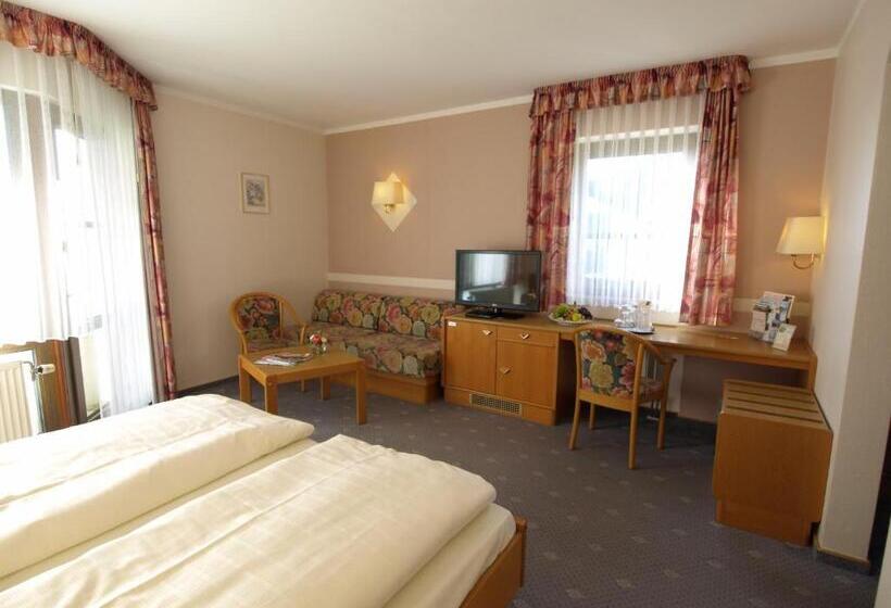 Трехместный Номер Стандарт с Балконом, Landhaus Silbertanne