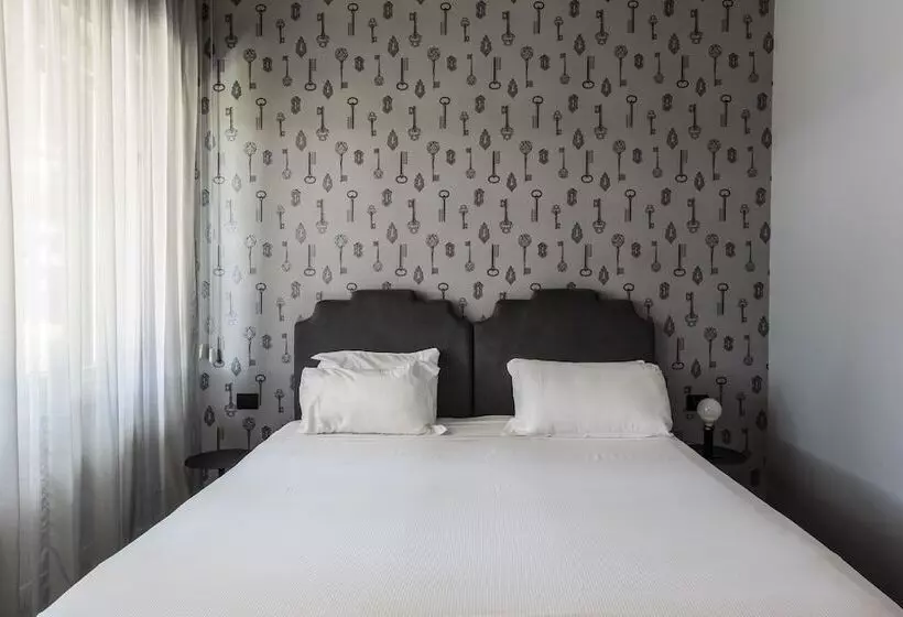 Standard Kolmen Hengen Huone, Mealba