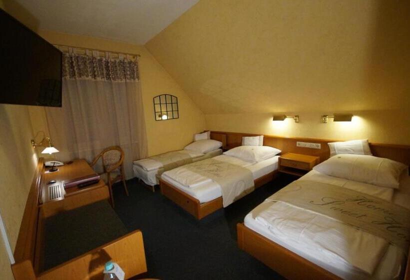 اتاق استاندارد سه نفره, Bauschheimer Hof