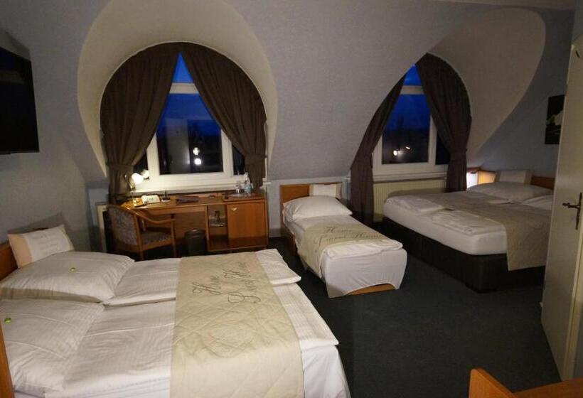 اتاق خانوادگی, Bauschheimer Hof