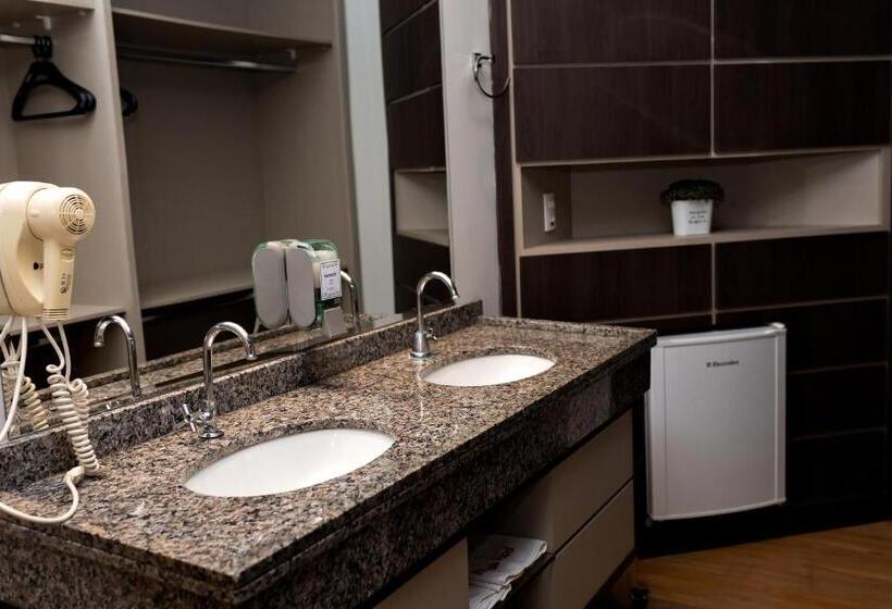 חדר סטנדרט, Goldmen Business Cianorte