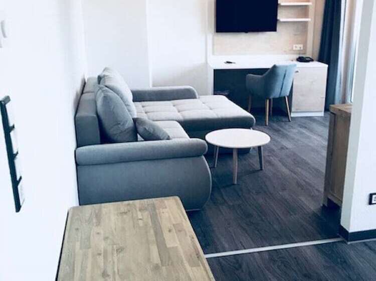 Полулюкс, An Der Burgschanke