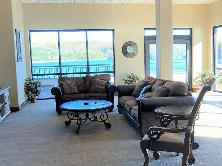 فيلا ديلوكس غرفتين نوم, D Monaco Luxury Resort