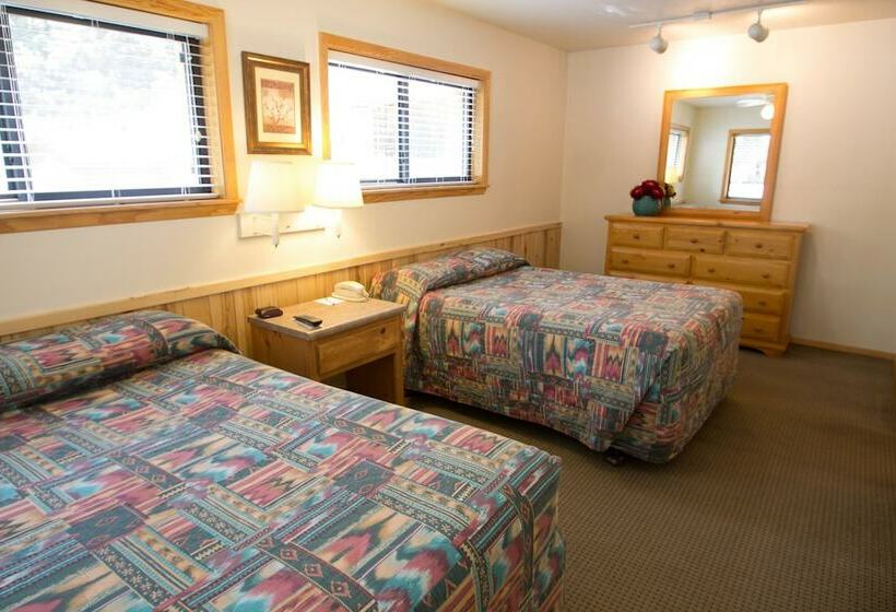 شقة غرفة واحدة, Thunderbird Lodge