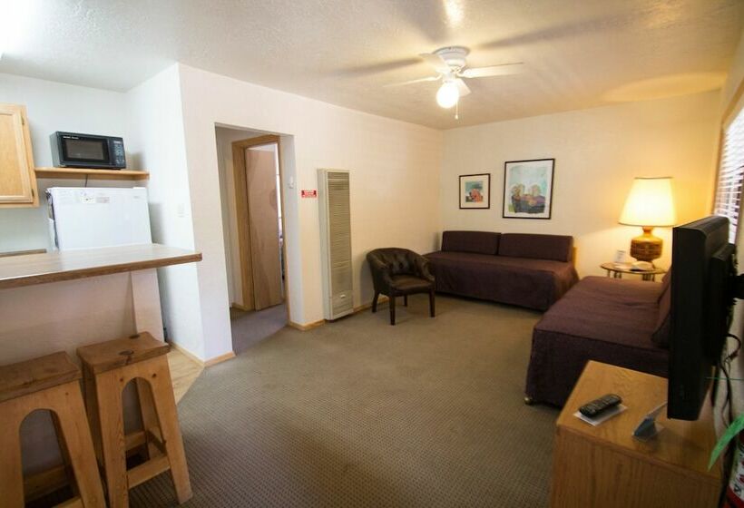 Апартаменты 1 Спальня, Thunderbird Lodge