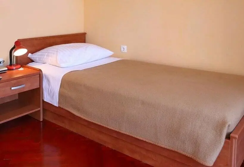 Huoneisto 2 Makuuhuonetta Merinäkymä, Villa Castello