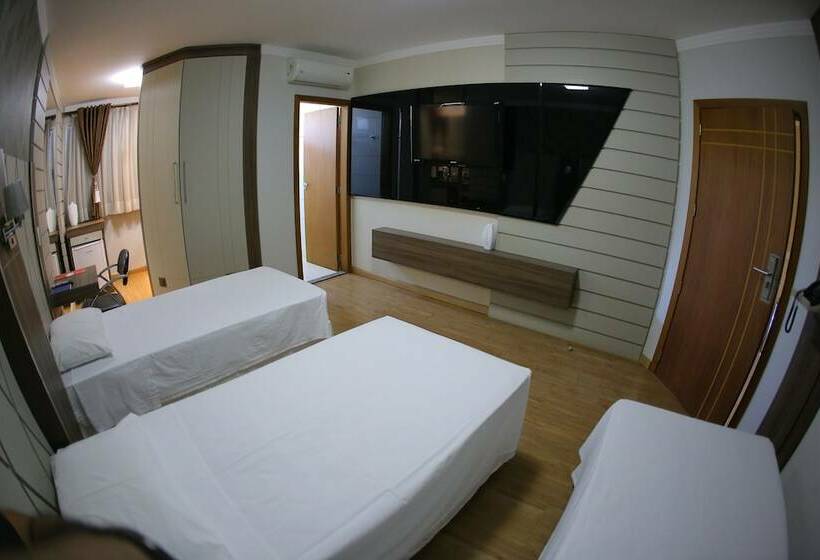 חדר סטנדרט לשלושה, Goldmen Business Cianorte