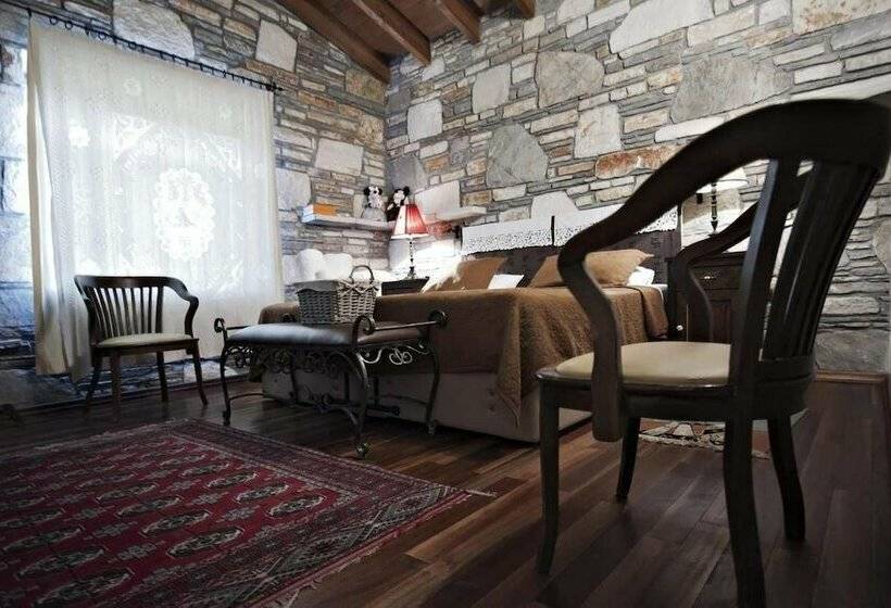 اتاق لوکس, Kamarca House