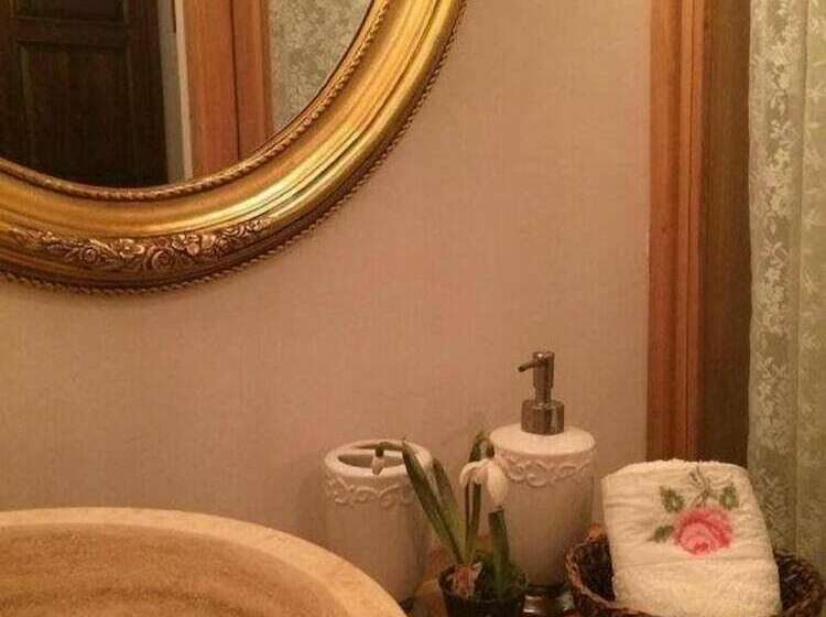 اتاق لوکس, Kamarca House