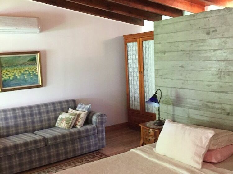 اتاق لوکس, Kamarca House