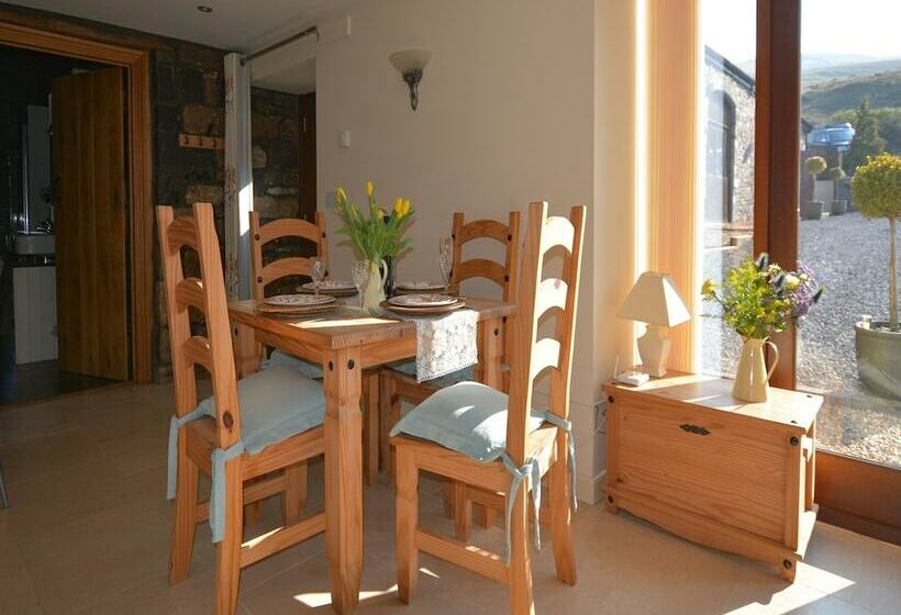 오두막, Rhiwddu Barns   Brecon Beacons National Park