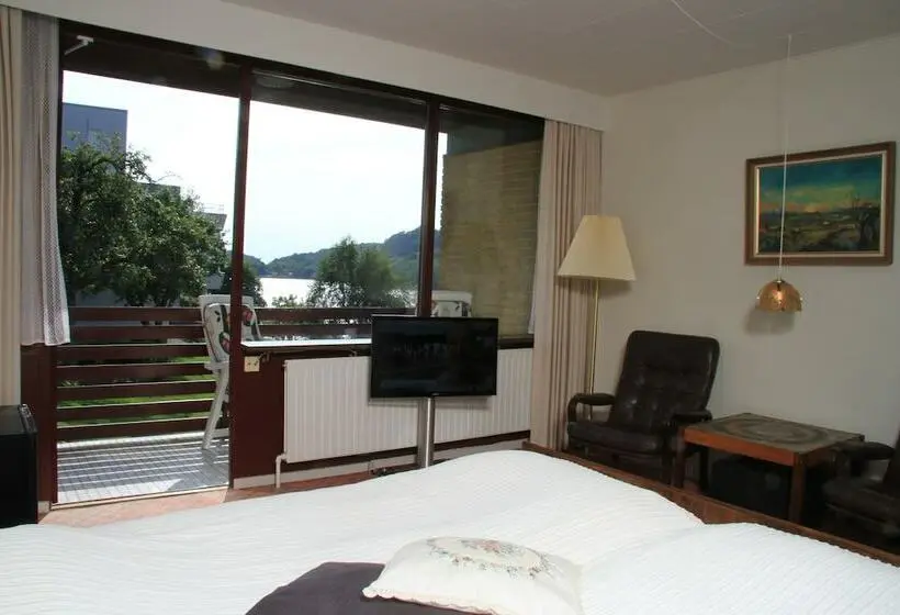 Habitación Estándar Vista Lago, Hammersø