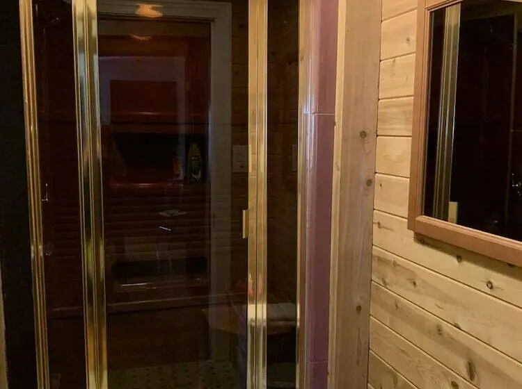 バス共有のスタンダードルーム, Georgian Garden Inn