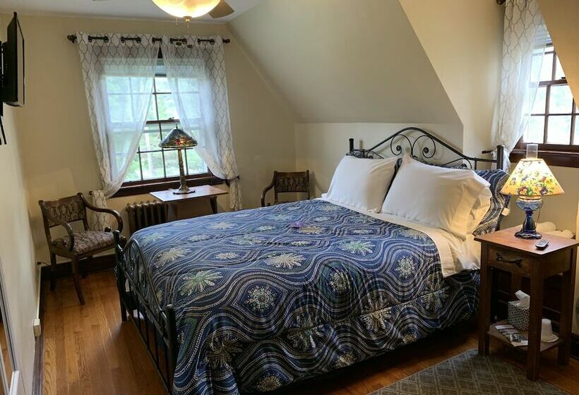 חדר סטנדרט חדר אמבטיה משותף, Georgian Garden Inn