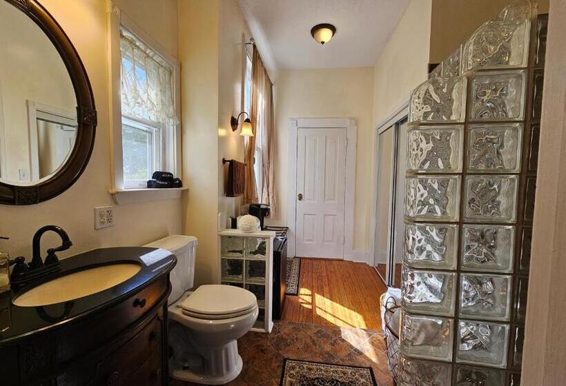 غرفة ديلوكس سرير كينج, Winridge Manor