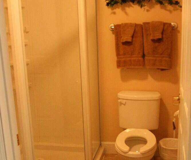 デラックスルーム, Monroe Street Suites