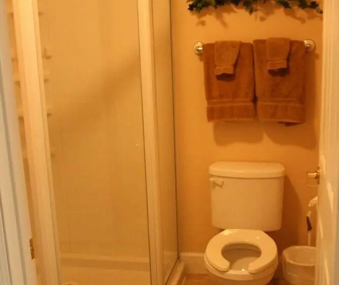 デラックスルーム, Monroe Street Suites