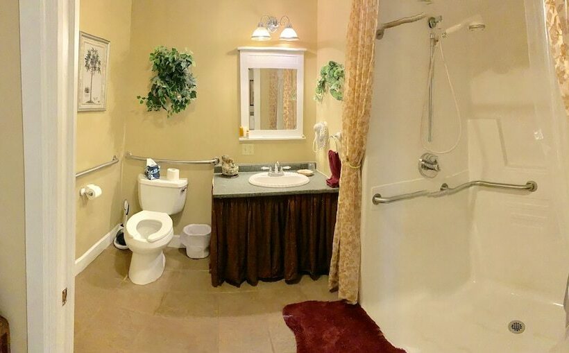 デラックスルーム, Monroe Street Suites