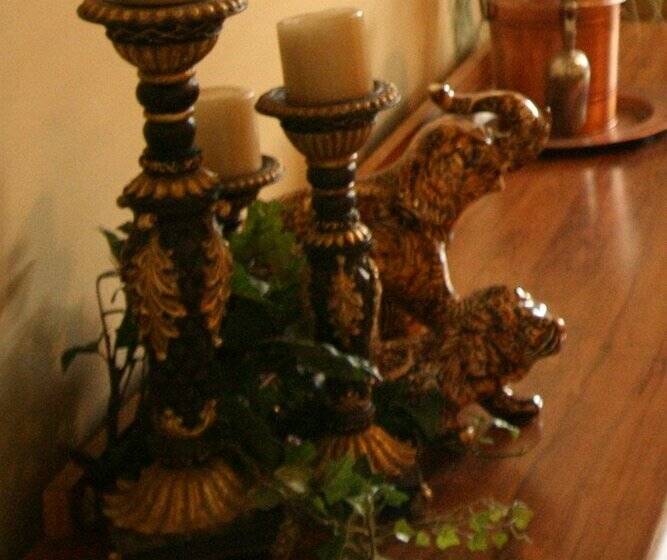 スタンダードルーム, Monroe Street Suites