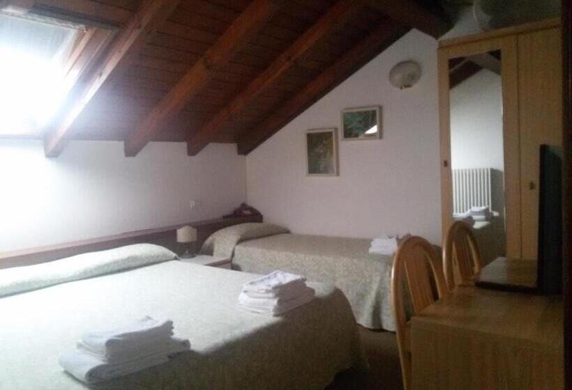Номер Стандарт Трехместный, Alpi   Foza