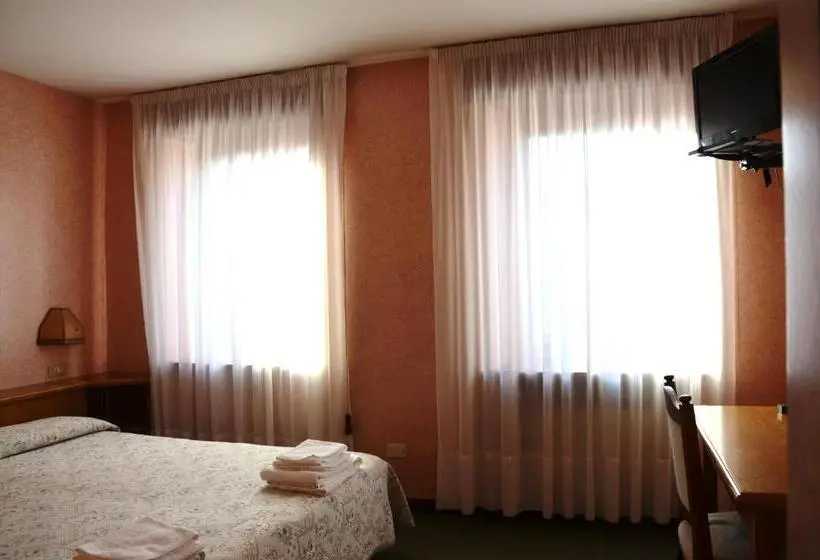 スタンダードルーム, Alpi   Foza