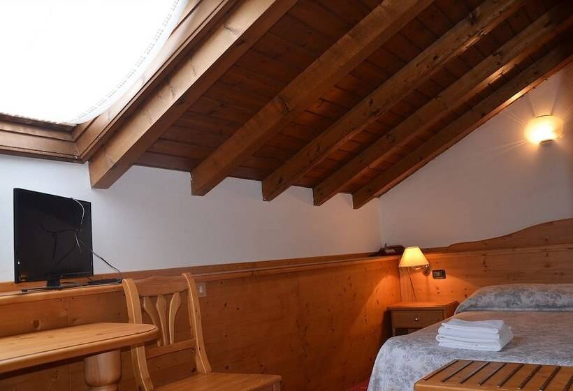 חדר סטנדרט לשלושה, Alpi   Foza