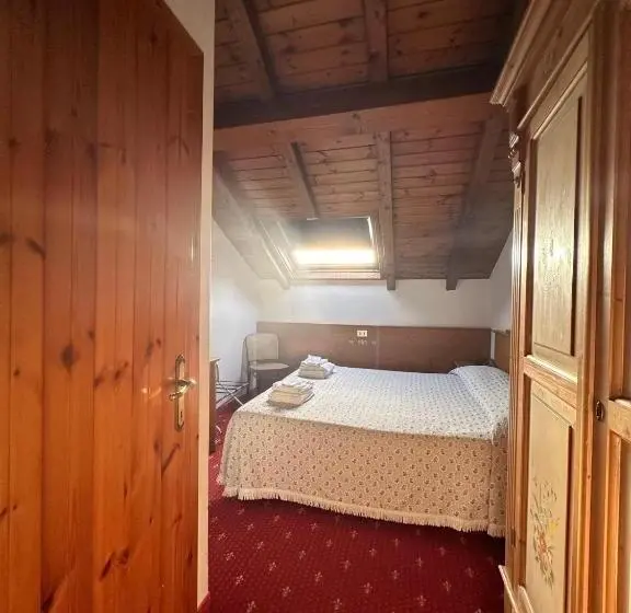 エコノミールーム, Alpi   Foza