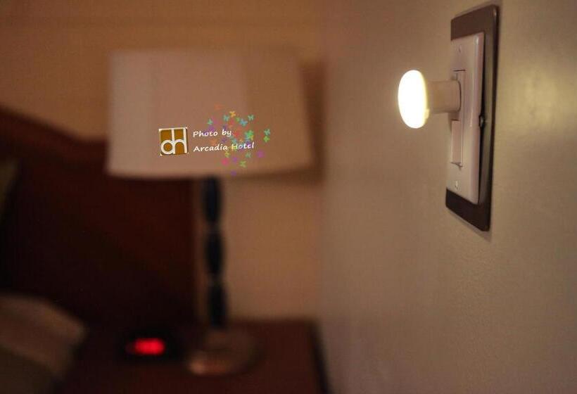 غرفة سوبيريور, Arcadia