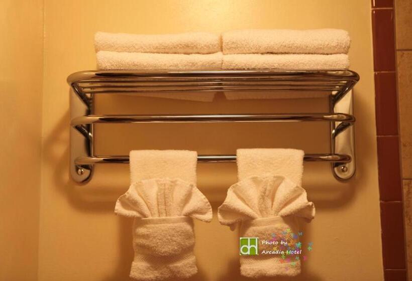 غرفة سوبيريور, Arcadia