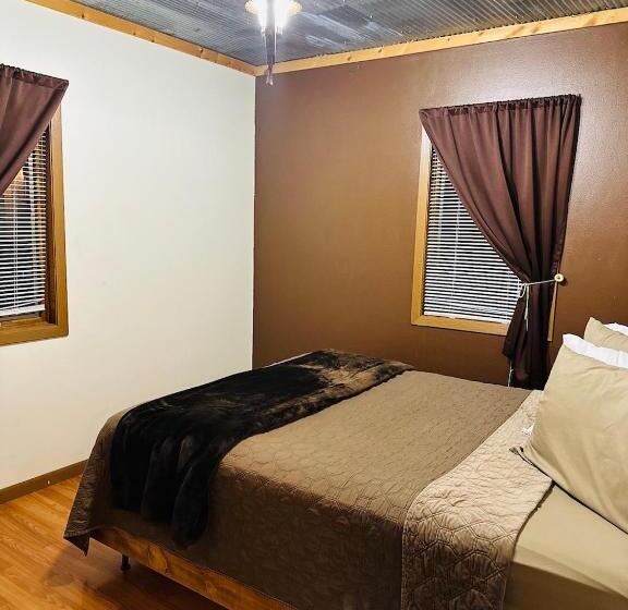 חדר אקונומי, Country Cabins