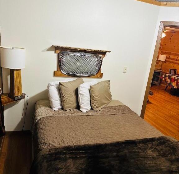 חדר אקונומי, Country Cabins