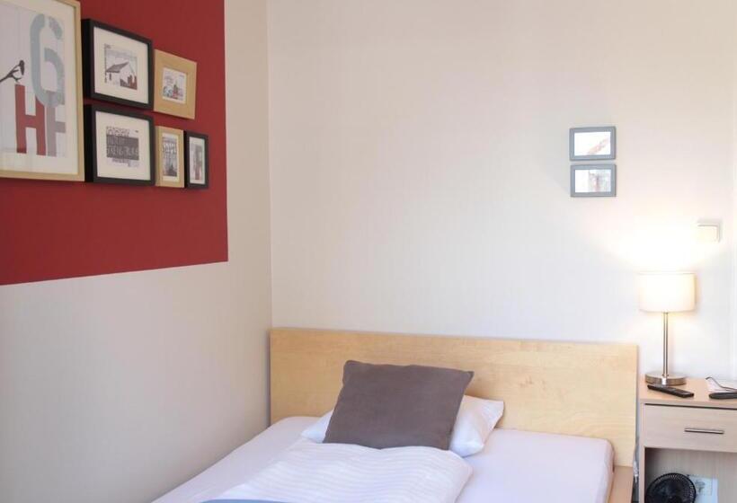 标准单人间, Friedrichstraße