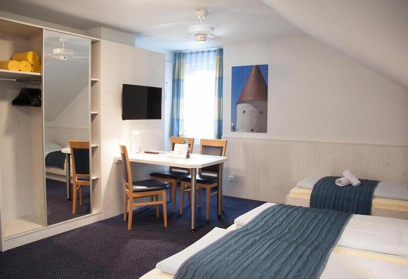 标准三人间, Pension Vicus