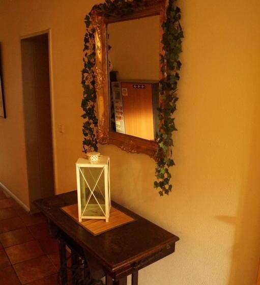 غرفة قياسية فردية, Butjadinger Hof