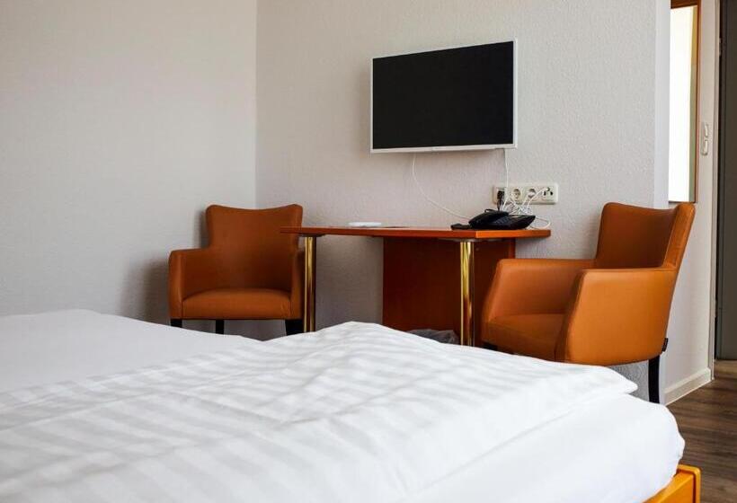 غرفة قياسية فردية, Butjadinger Hof